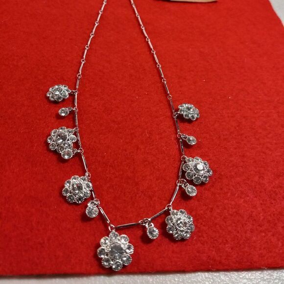 NWT Monet Adjustable Silver tone Floral Necklace - Picture 5 of 9